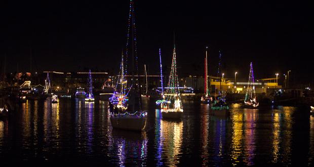 Oceanside+Harbor+Parade+of+Lights+2013