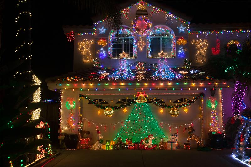 Spectacular Christmas Light Display a Labor of Love for Cancer Survivor