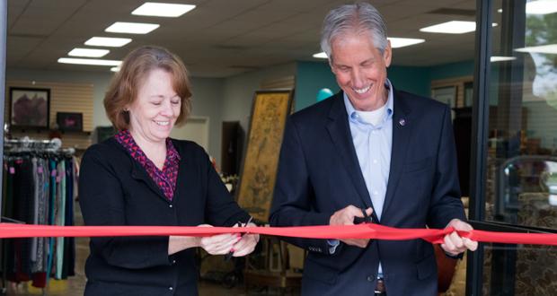 TERI Inspired Resale store manger Lois Ruiz and Oceanside Deputy Mayor, Chuck Lowery