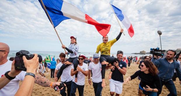 WSL CT surfers Pauline Ado and Johanne Defay rejoice upon respectively earning the Women's Gold and Silver Medals for Team France at the 2017 ISA World Surfing Games held in Biarritz. Photo: ISA / Ben Reed